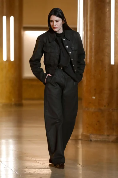 Look 4